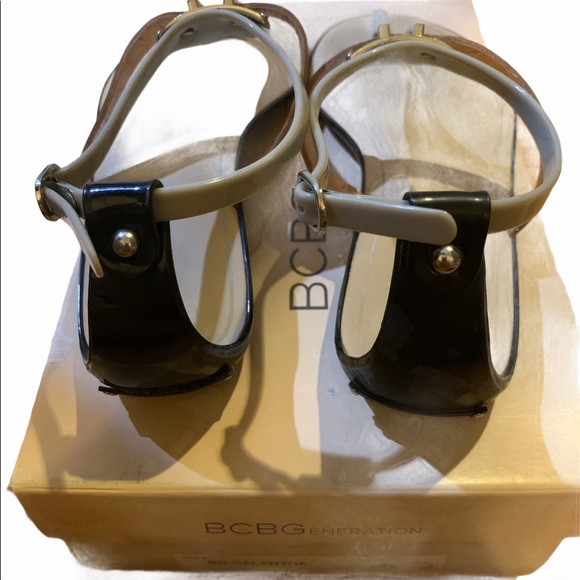 BCBG Calantha Flat Thong Sandals - Picture 4 of 4